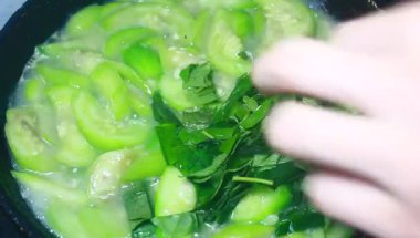 Kızartma için kabak soy