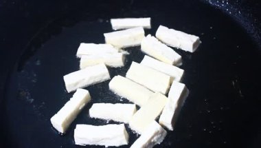 soya peyniri ile tavada kızartılmış sebzeler