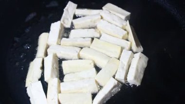 soya peyniri ile tavada kızartılmış sebzeler