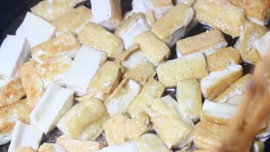 Yumurtalı domates sosu.