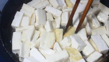 Yumurtalı domates sosu.