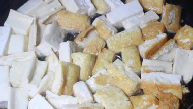 Yumurtalı domates sosu.