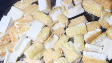 Yumurtalı domates sosu.