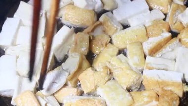 Yumurtalı domates sosu.