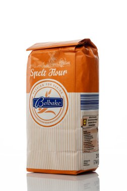 Gaziveren Kıbrıs Rum Kesimi -25.12.2024 Çok güzel dizayn edilmiş bir paket un, sağlıklı malzemeyi seven sağlık bilinci yerinde fırıncılara kalite sözü veriyor.