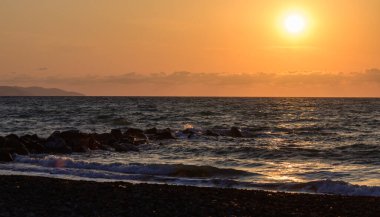 Kıbrıs 'ta Bulutlarla Akdeniz' in Üzerinde Ateşli Gün Batımı