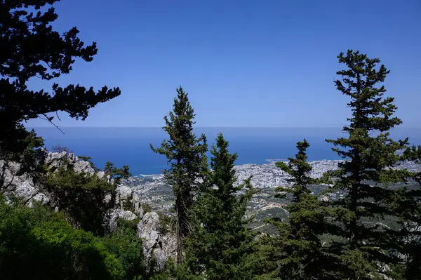 Kyrenia Sahili Kale Manzarası