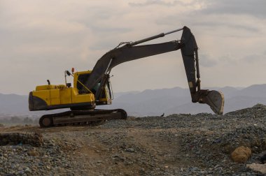 Kıbrıs 'ta Akdeniz tarafından işletilen ağır kazıcı