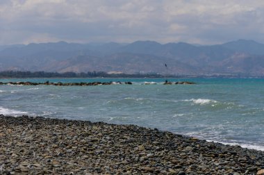Kıbrıs Rum Kesimi Kıyısında Akdeniz ve Açık Mavi Gökyüzü