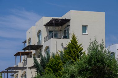 Kıbrıs Rum Kesimi Tatil Köyü 'nde Modern Beyaz Villalar