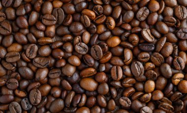 Zengin kavrulmuş kahve çekirdekleri nefis bir goblen yaratıyor, nefis bir aroma ve tatlar mükemmel birayı bekliyor..