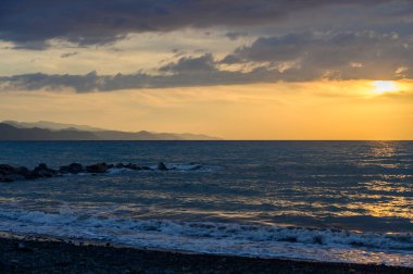 Kıbrıs 'ta Akdeniz' de Günbatımı