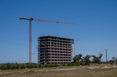 Kıbrıs Rum Kesimi 'nde kule vinç ve çok katlı inşaat çalışmaları sürüyor.