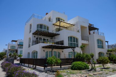 Kıbrıs Rum Kesimi Sahil Villaları Deniz Manzaralı Konut Alanında