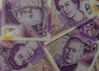 İngiliz banknotları, eşsiz sanat eserleri ve değerleri sergileyen ikonik figürlerin karmaşık tasarım ve portrelerini gözler önüne seriyor..