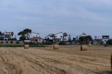 Akdeniz kırsalındaki tipik kırsal alan.