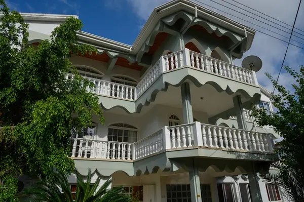 Lefke 'de Ahşap Balkonlu Geleneksel Ev