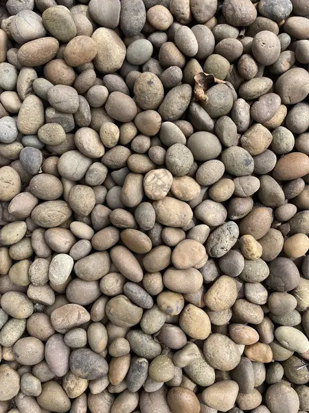 Arkaplan dokusu konsepti için yukarıdan bir grup taş.