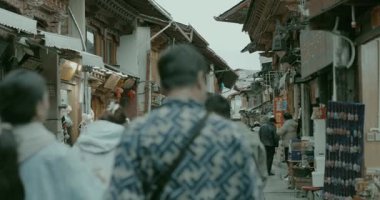 SHANGRI-LA, 2 Temmuz 2024: Eski Dukezong Shangri-La Kasabası, Eski Dukezong Kasabası, Yunnan Eyaleti, Çin