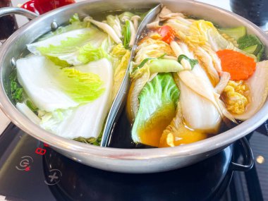 Lezzetli Asya yemeklerinin yakın görüntüsü