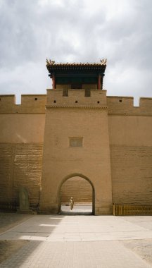 Ming Hanedanlığı Antik Mimari-Jiayuguan Geçidi, 13 Haziran 2025, Yiayuguan, Gaisu, Çin. Jiayuguan Geçidi, Ming Hanedanlığı 'nın en batı geçidiydi..