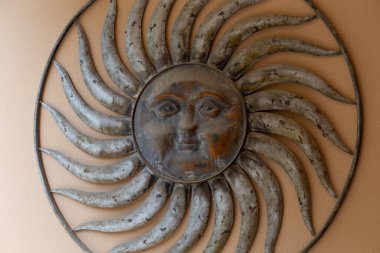 Bahçe için metal duvar dekoru, Güneş. Yüksek kalite fotoğraf
