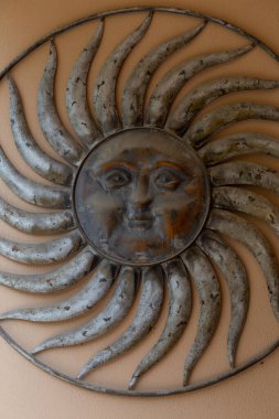 Bahçe için metal duvar dekoru, Güneş. Yüksek kalite fotoğraf