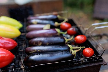 Izgara sebze. Kızarmış biber, domates ve patlıcan. Yüksek kalite fotoğraf