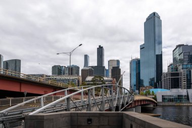 Yarra Nehri ve Melbournes Şehir Merkezi, Victoria, Avustralya