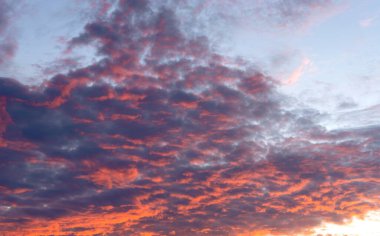 Ekim dramatik gün batımı bulutlu gökyüzü