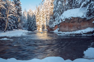 Amata Nehri, Letonya Karlı kış gününde