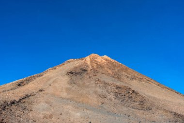 Güneşli Mart gününde Teide Volkanı Zirvesi.