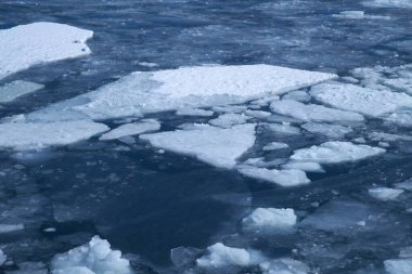 Monbetsu Limanı 'nda buz ve Garinko akıntısı