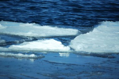 Monbetsu Limanı 'nda buz ve Garinko akıntısı