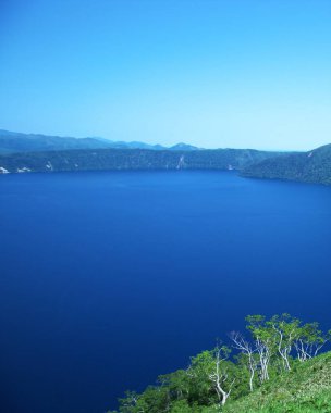 Hokkaido 'daki Mashu Gölü' nün muhteşem manzarası.