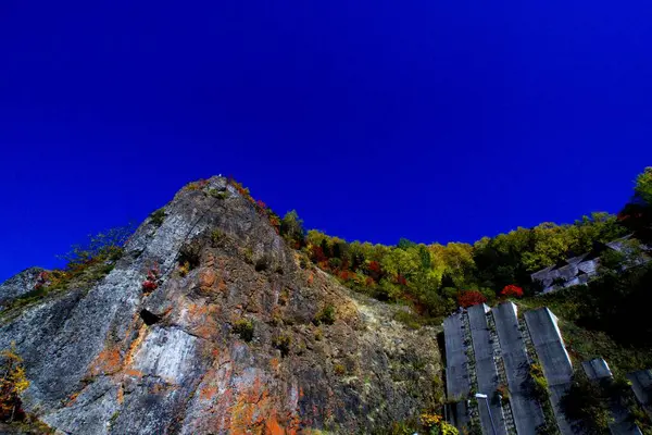 Sonbaharın sonunda güzel Hoheikyo Barajı