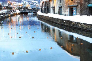 Muhteşem Otaru Kanalı büyük bir gece etkinliği.