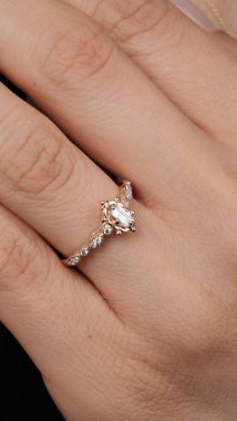 Lüks Aşıklar İçin Sersemletici Altın ve Elmas Mücevherler