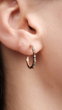 Zarif Altın Ayarlar 'da Lüks Elmas Mücevherler