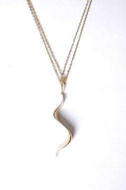 Onun için Değerli Altın ve Elmas Mücevherler