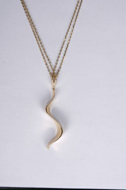 Onun için Değerli Altın ve Elmas Mücevherler