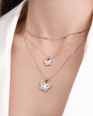 Her Tarz İçin Parlayan Elmas ve Altın Mücevher