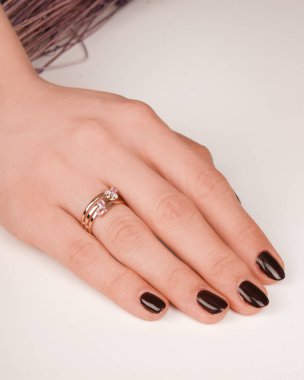 Her Tarz İçin Parlayan Elmas ve Altın Mücevher