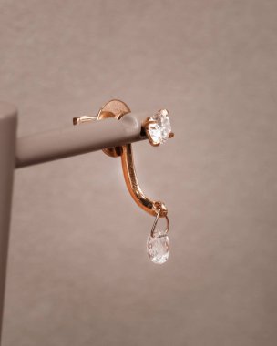 Her Tarz İçin Parlayan Elmas ve Altın Mücevher