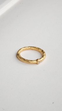 Güzel Mücevher Koleksiyonu: Elmaslar ve Altın Mücevherler