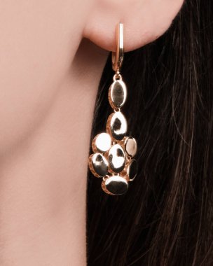 Zarif El yapımı Altın ve Elmas Mücevherler