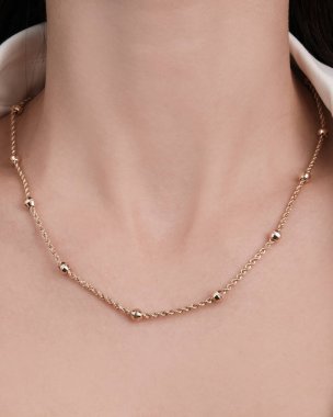 luxury gold and diamond jewelery