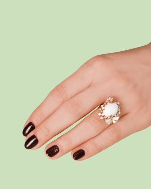 Renkli Taşlı Eşsiz Altın ve Elmas Mücevherler