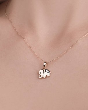 Renkli Taşlı Eşsiz Altın ve Elmas Mücevherler