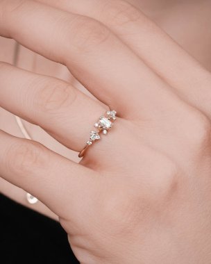 Renkli Taşlı Eşsiz Altın ve Elmas Mücevherler